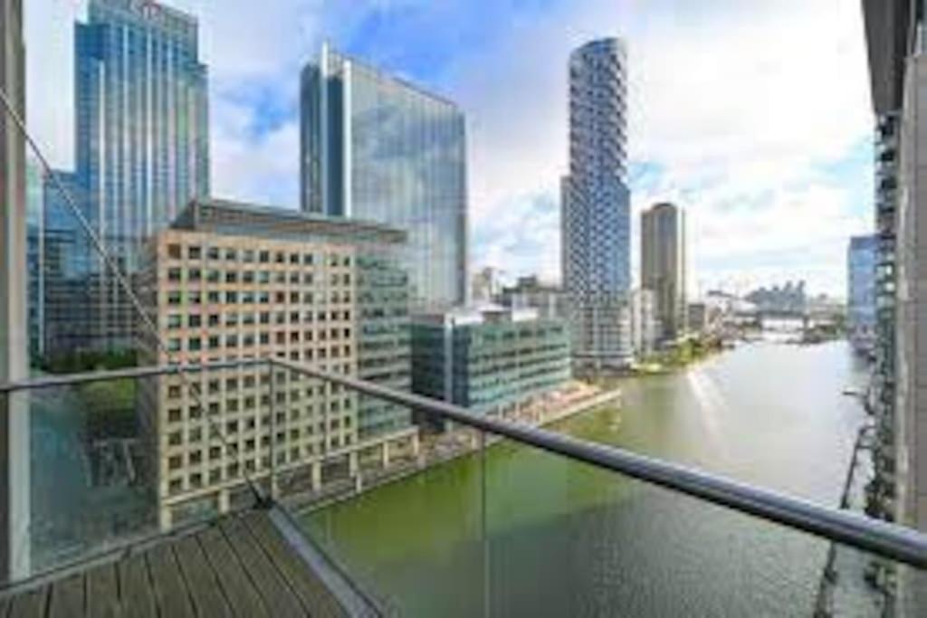 Skyview Waterside City Luxury Apartment ลอนดอน ภายนอก รูปภาพ